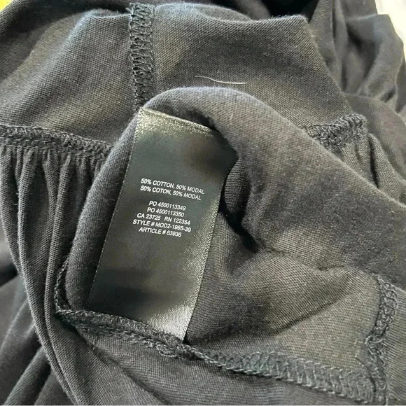 Aritzia - Sunday Best Tee - Picture 4 of 5